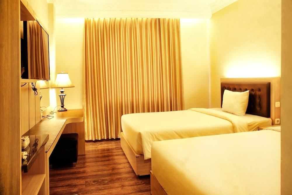d'Salvatore Boutique Hotel Yogyakarta Maguwo Extérieur photo