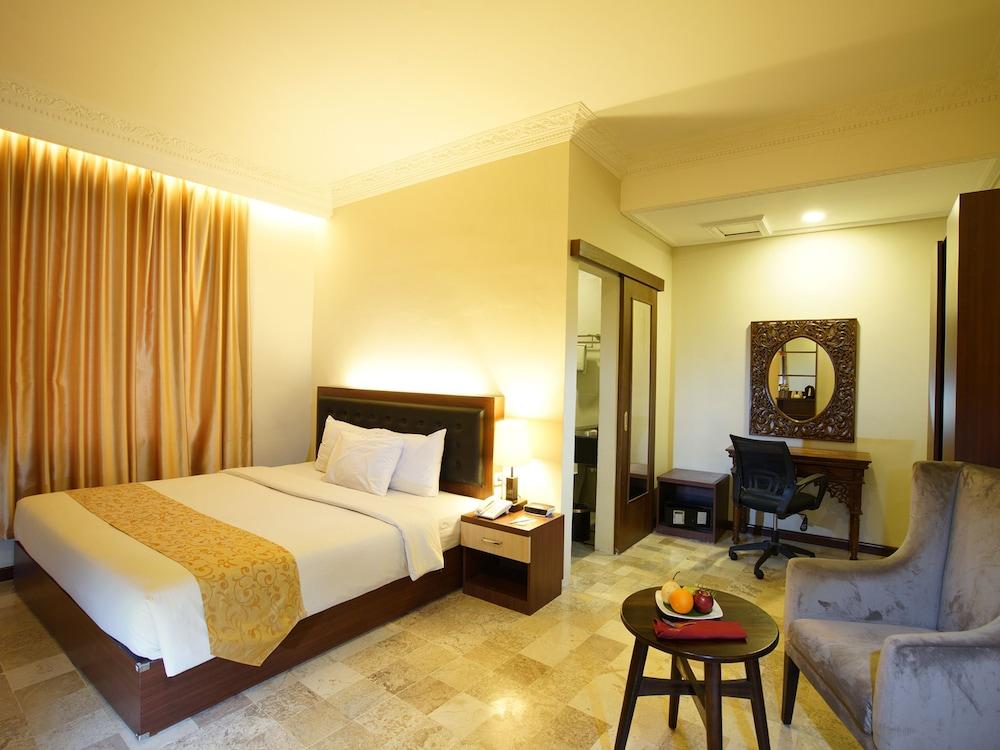 d'Salvatore Boutique Hotel Yogyakarta Maguwo Extérieur photo