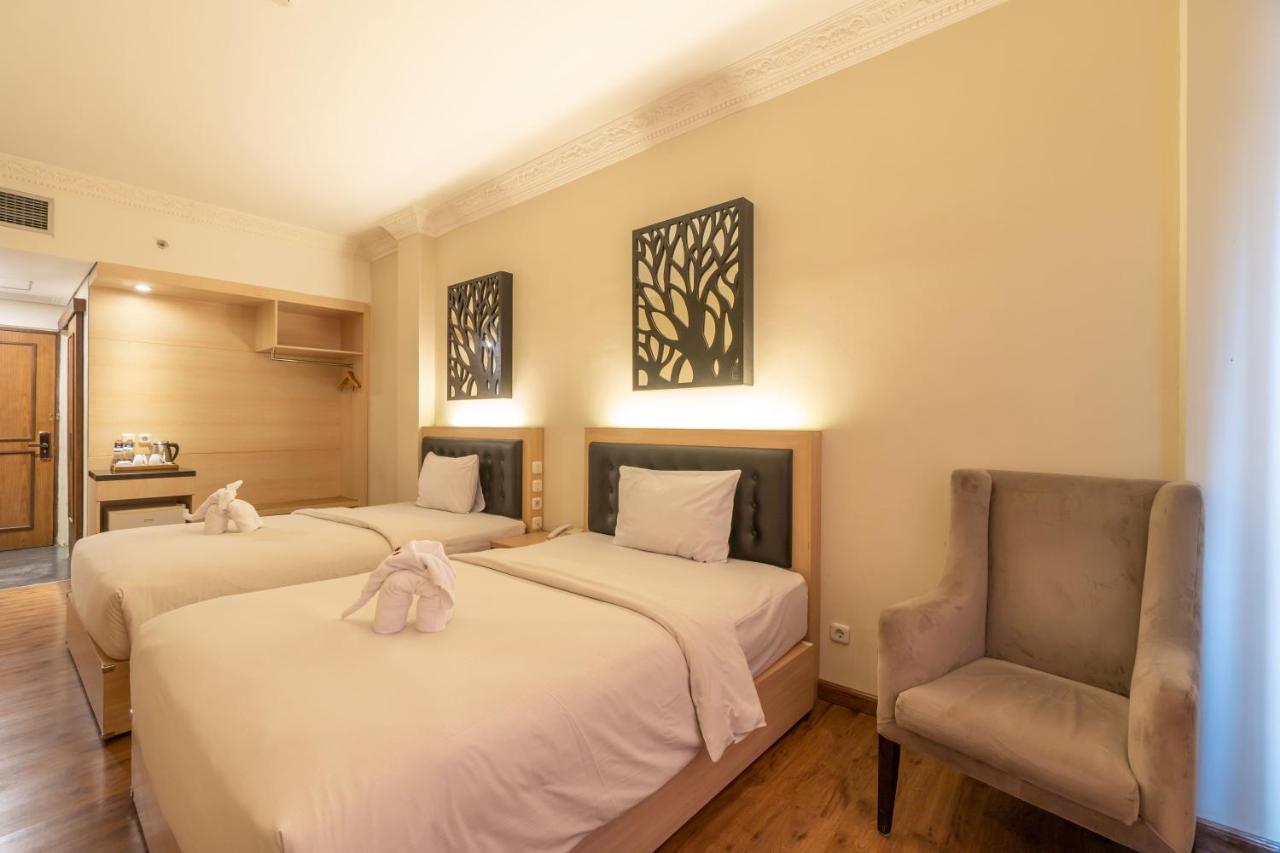 d'Salvatore Boutique Hotel Yogyakarta Maguwo Extérieur photo