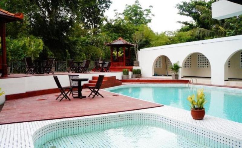 d'Salvatore Boutique Hotel Yogyakarta Maguwo Extérieur photo