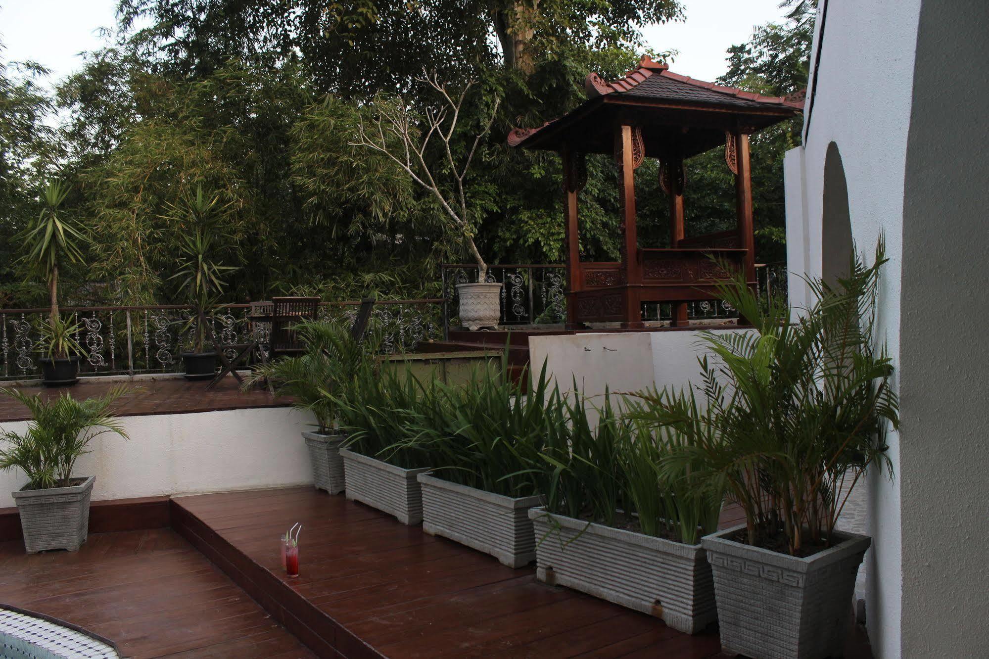 d'Salvatore Boutique Hotel Yogyakarta Maguwo Extérieur photo
