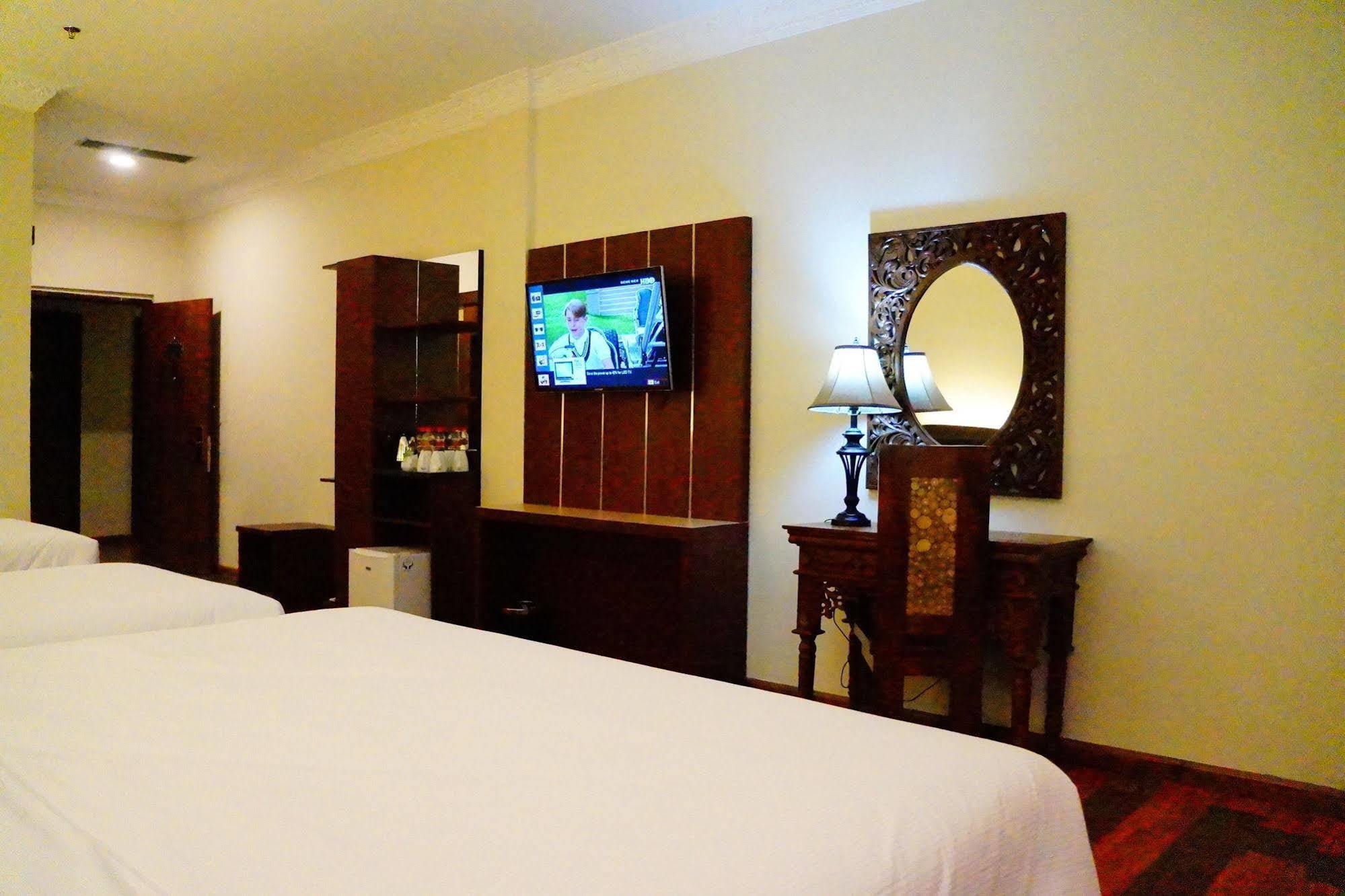 d'Salvatore Boutique Hotel Yogyakarta Maguwo Extérieur photo