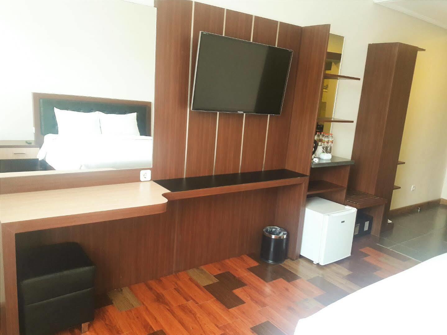 d'Salvatore Boutique Hotel Yogyakarta Maguwo Extérieur photo