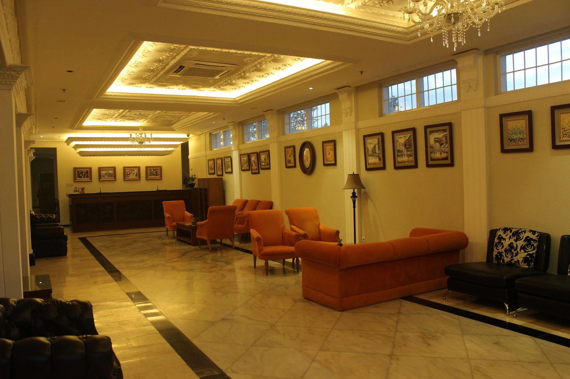 d'Salvatore Boutique Hotel Yogyakarta Maguwo Extérieur photo