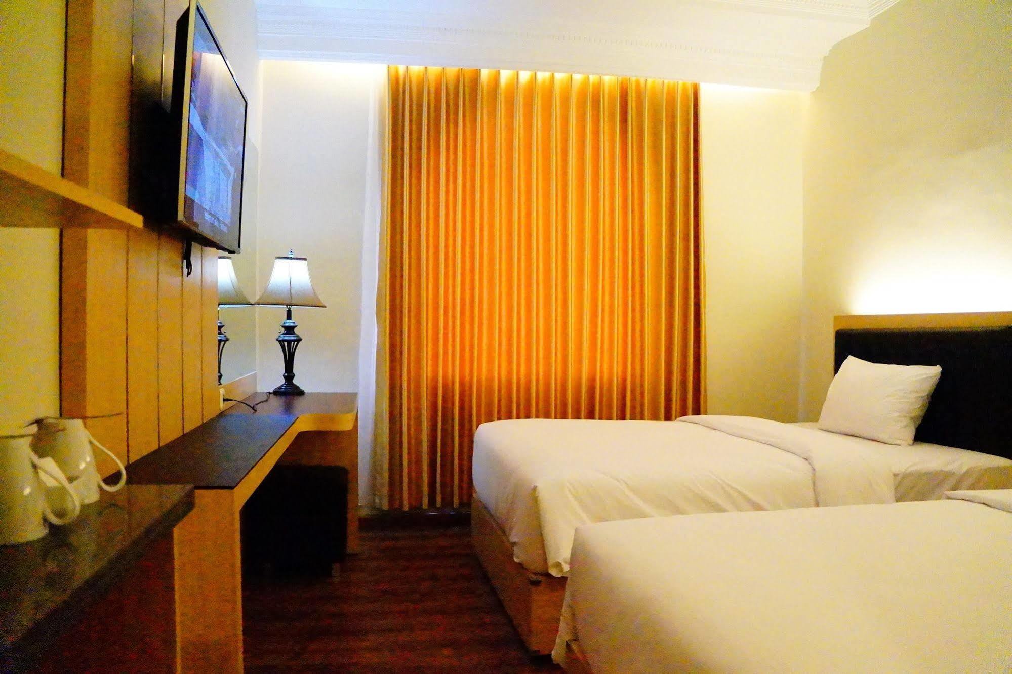 d'Salvatore Boutique Hotel Yogyakarta Maguwo Extérieur photo